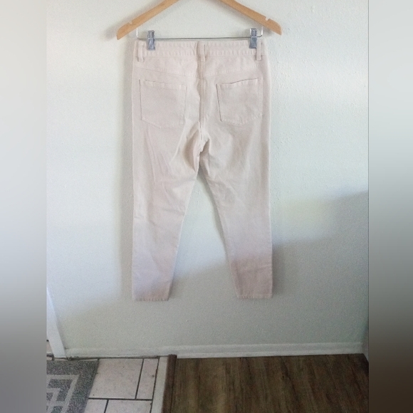 J. MC LAUGHLIN Solid Lexi Jeans In Cream | 6 - Picture 6 of 7